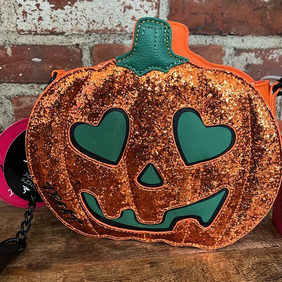 Betsy Johnson glow-in-the-dark pumpkin pocketbook, different face on each side - Picture 2 of 13